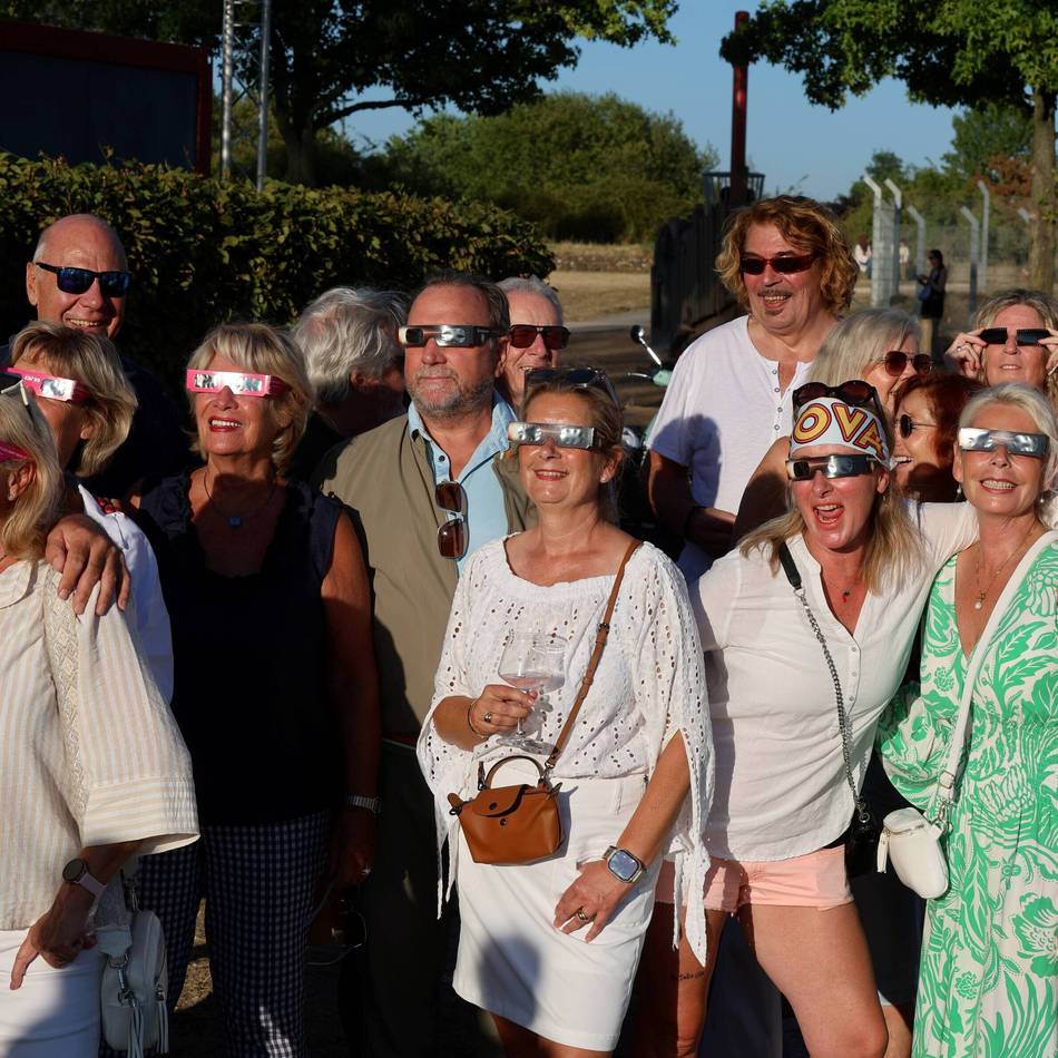 Naturschauspiel in Leverkusen: Sonnenfinsternis überm Rheinufer