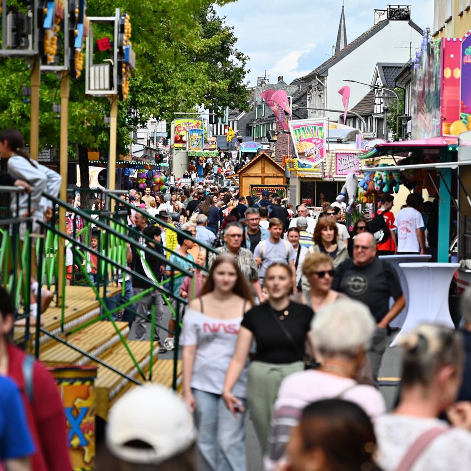 Herbstkirmes 2026 in Wermelskirchen: Wermelskirchener lieben ihre Kirmes bei jedem Wetter