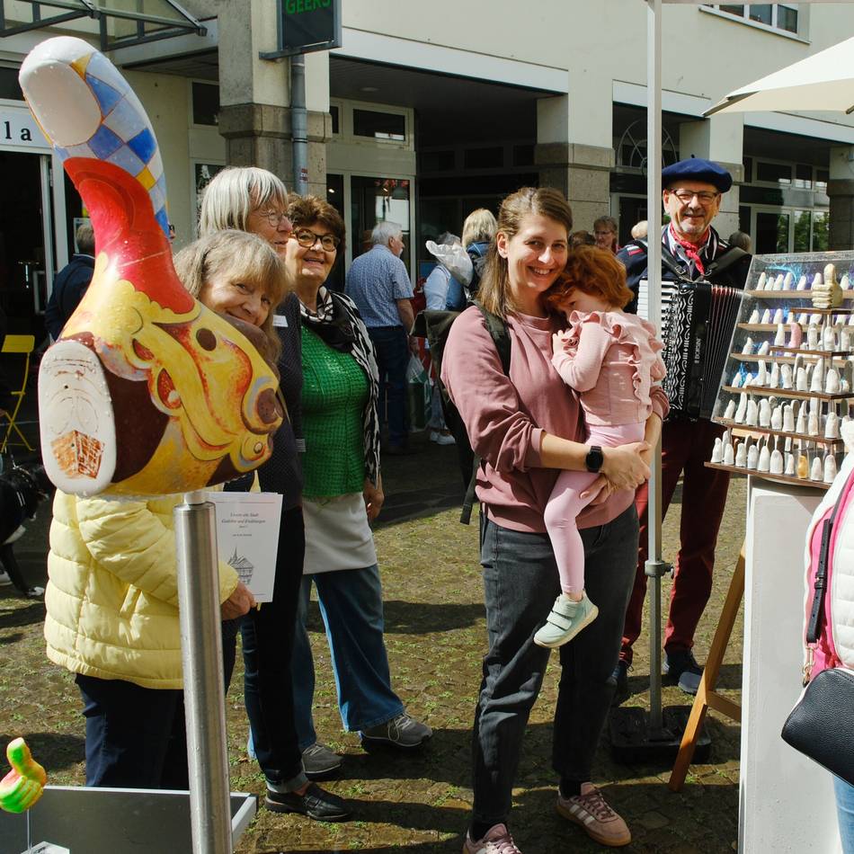 Kunstmarkt in Ratingen: Montmartre-Flair zieht in den Arkadenhof ein