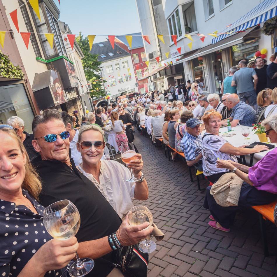 Neues Fest in Kleve wird zur Sause: Schwanenburger Bergfest feiert gelungene Premiere