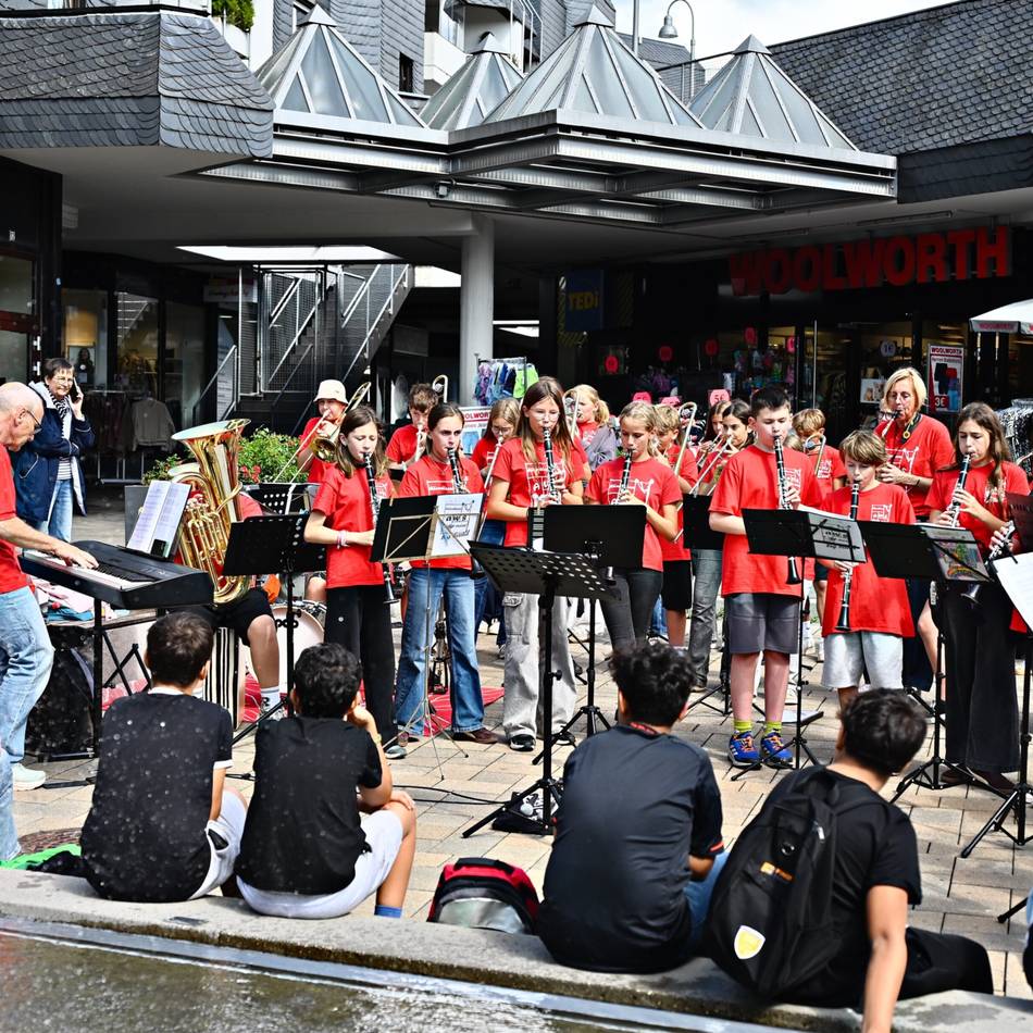 Freiluftkonzert in Radevormwald: „Final Countdown“ auf dem Schlossmacherplatz