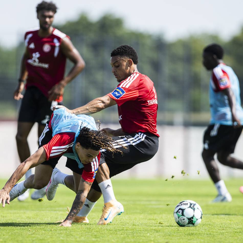 Transfer-Situation weiter bescheiden: Zwei Tiefschläge für Fortuna-Profi in 41 Stunden – am Dienstag nur beim U23-Training