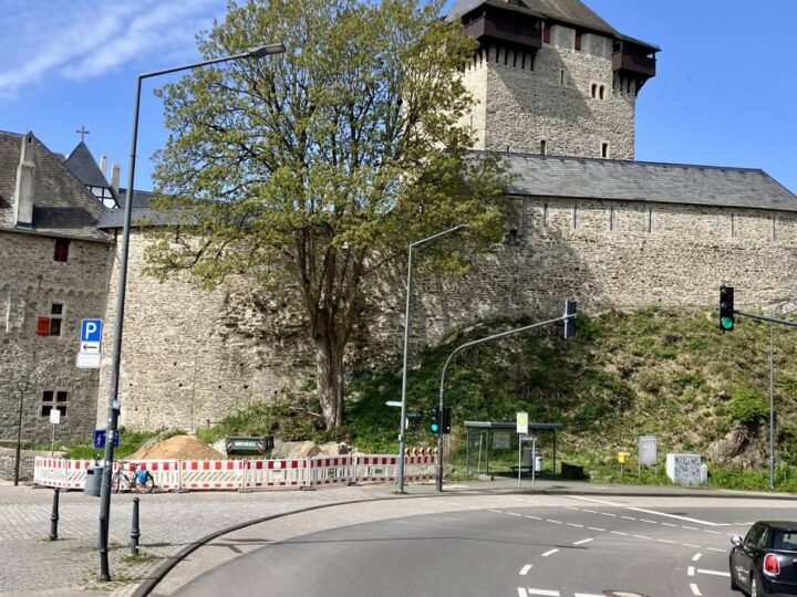 Situation rund um Schloss Burg: Wo der Bus (noch) keine Alternative ist