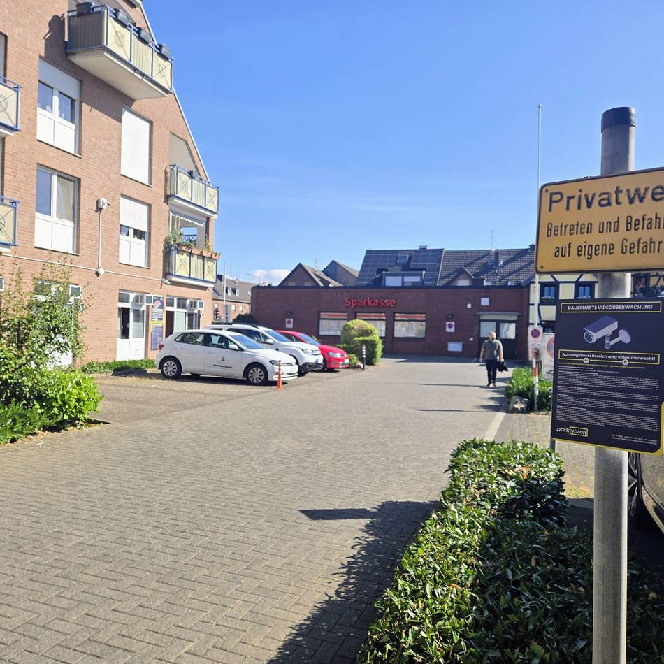 47,50 Euro Strafe fürs Schild lesen: „Die drohen uns sogar schon mit einem Inkassobüro“ – Park-Abzocke in Dormagen?