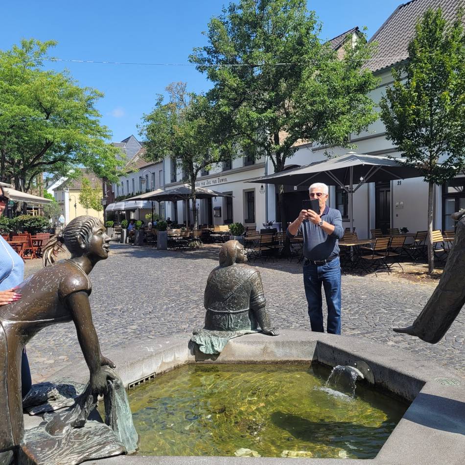 „12 Uhr Mittags“ in Meerbusch: Der Wunschbrunnen von Lank-Latum