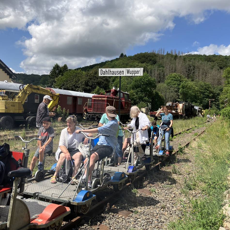 Bahnstrecke zwischen Radevormwald und Wuppertal: Verkauf der Wupper-Draisinen steht im Raum