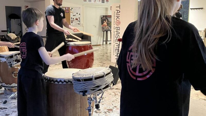 Japanische Trommelkunst in Korschenbroich: „Es macht Spaß, mal richtig draufhauen zu können“