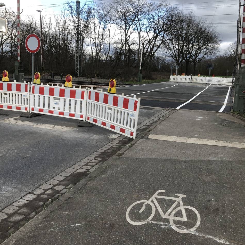 Gleisarbeiten in Moers: Bahnübergang Reitweg ab 14. August gesperrt