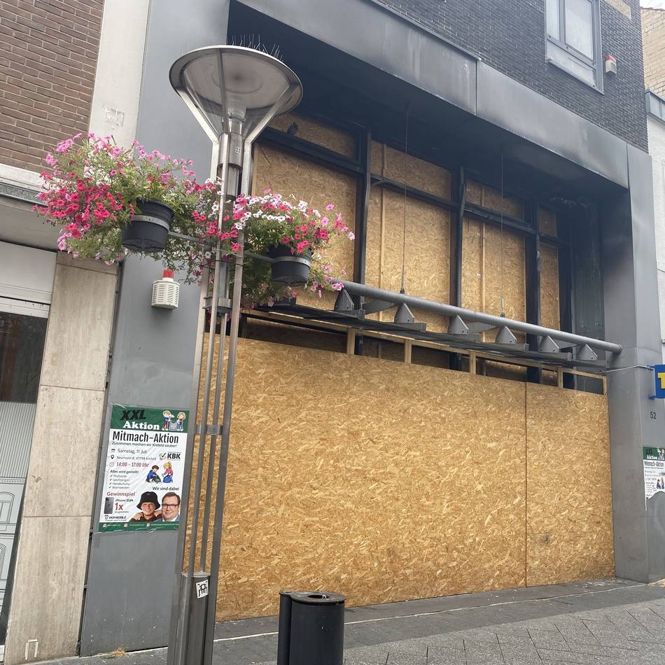 Nach Großbrand in Krefeld: Staatsanwaltschaft stellt Ermittlungen nach tödlichem Tedi-Brand ein