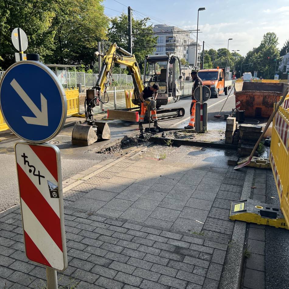 Bergische Landstraße in Düsseldorf: Überraschende Sperrung – Stadtverwaltung im peinlichen Blindflug
