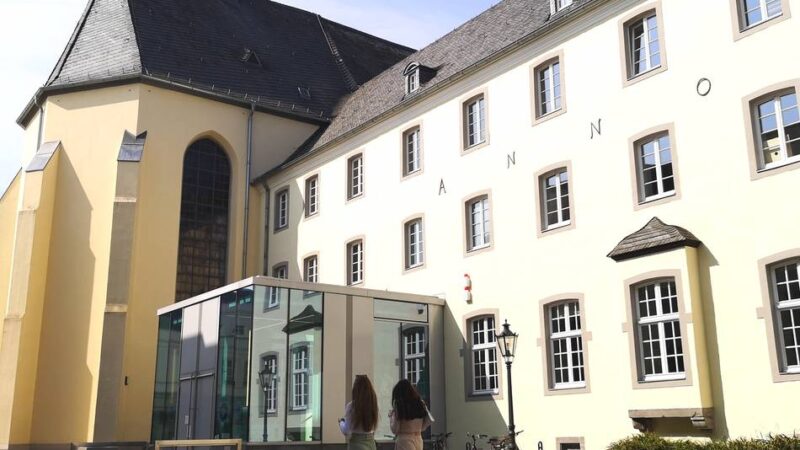 Neue Museums-App in Kempen: Mit Fledermaus und Mönch durch die Museen