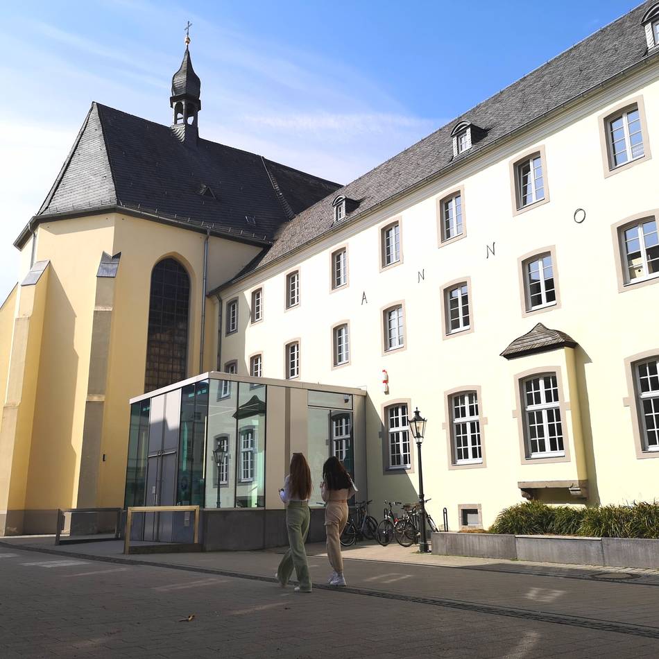 Neue Museums-App in Kempen: Mit Fledermaus und Mönch durch die Museen