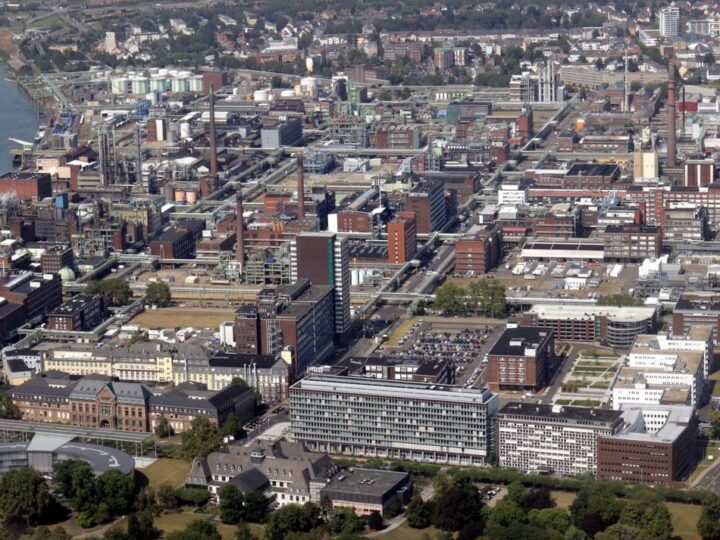 Wirtschaft in Leverkusen : Rhein – Rekord-Niedrigwasser trifft Chempark