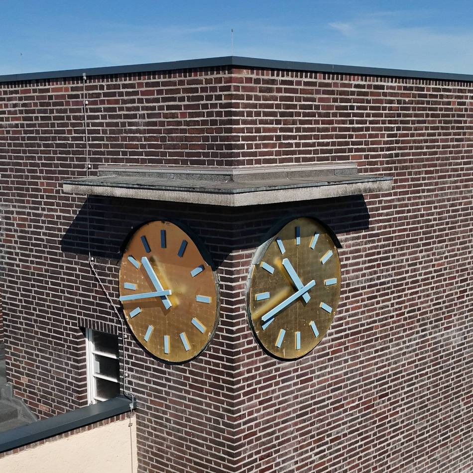 Hinter den Kulissen in Leverkusen: Historischer Uhrenturm der Realschule dient als strategischer Aussichtspunkt