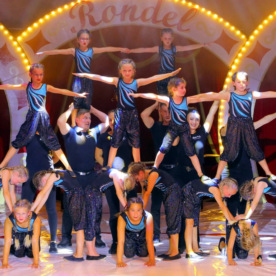 Ferienzirkus in Rheinberg : Galashows unter der Zirkuskuppel
