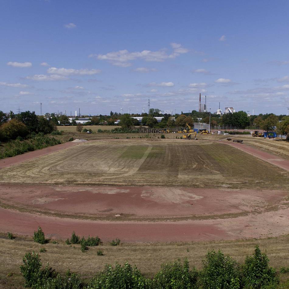 Sportanlage in der Innenstadt: Bau des neuen Rheinberger Stadions beginnt