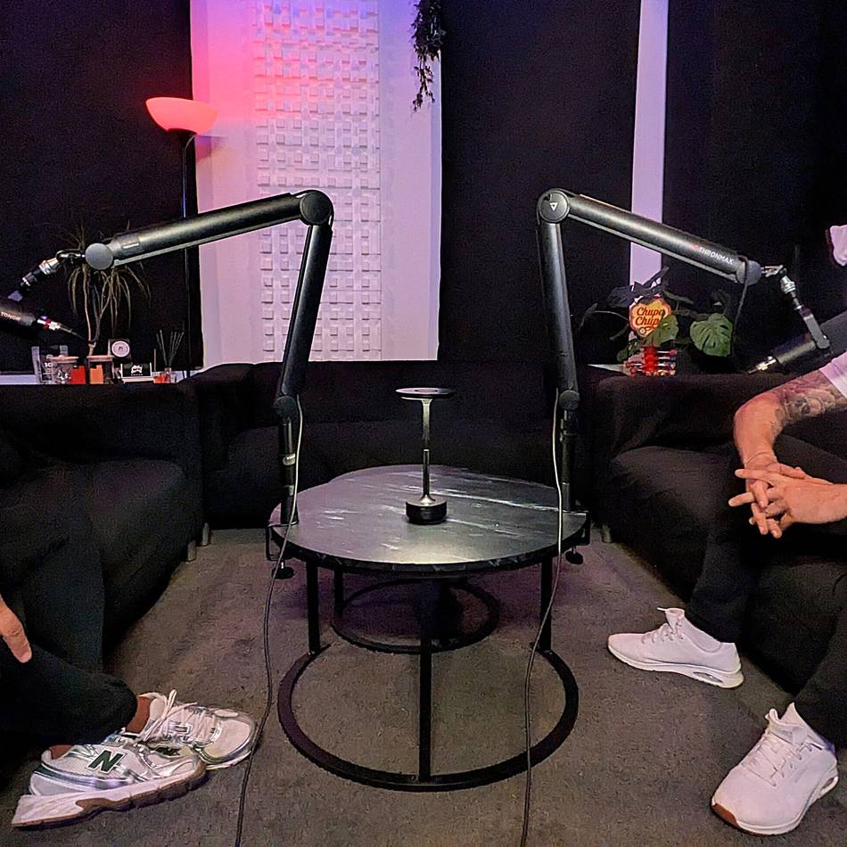 Fußballpodcast aus Wermelskirchen: „Taxiteller“ bringt Fußball-Legenden zurück