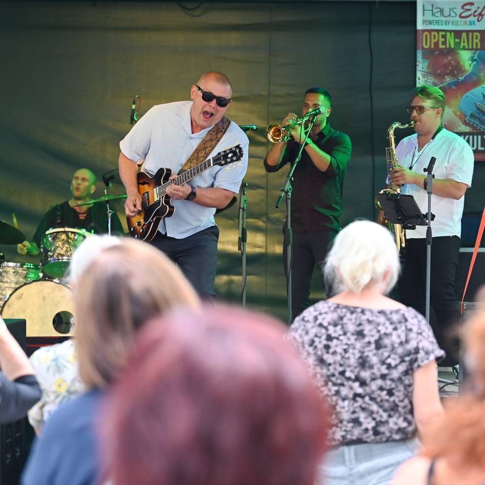 Woodstock-Legende und Balkan-Blues in Wermelskirchen: Ein bluesiger Doppelpack im Kastaniengarten
