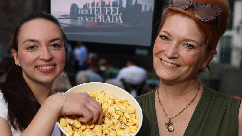 Filmzeit unter Mettmanns Sternenhimmel: Familiäres Kino mit Klappstuhl