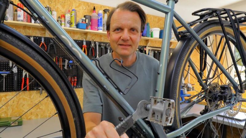 Fahrrad-Werkstatt „RadAG“ : Xantener wagt den Neustart – mit 48 Jahren