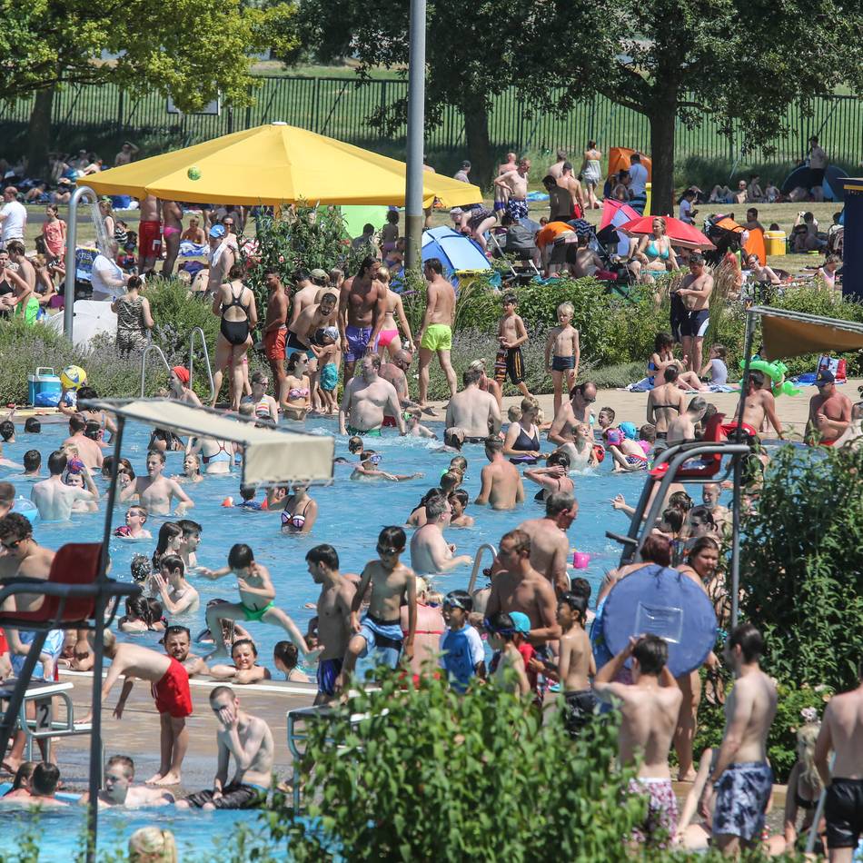 Schwimmen in Düsseldorf: Rekordsommer in Sicht – Freibäder brechen Vorjahreswert