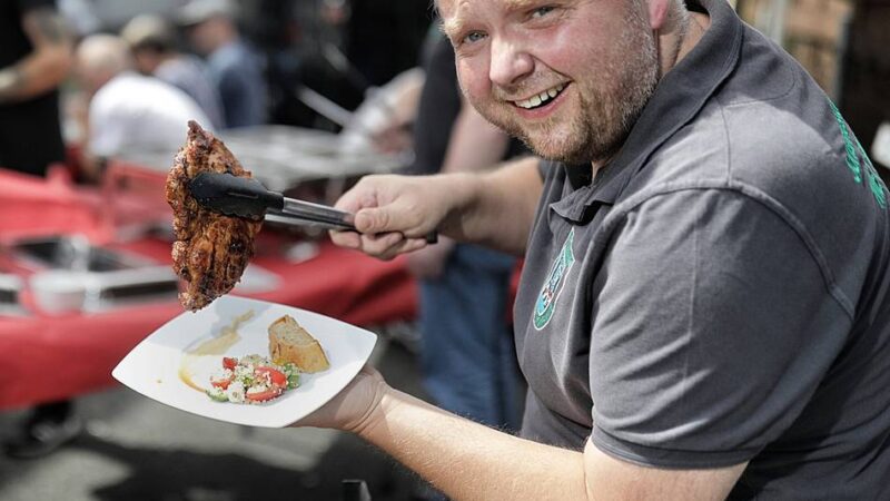 Sommerfest in Mettmann: Schützen grillen bei der Wohnungsnotfallhilfe