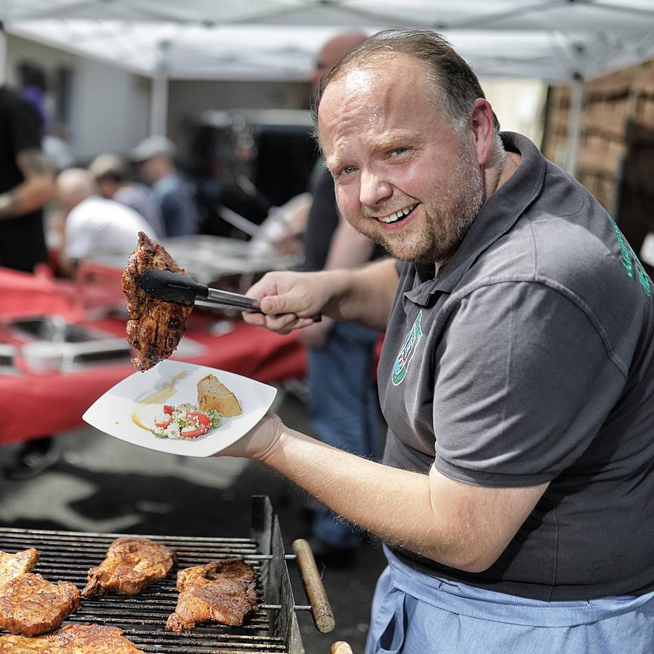 Sommerfest in Mettmann: Schützen grillen bei der Wohnungsnotfallhilfe