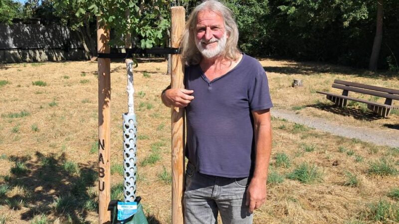 Hitze in Jüchen: Nabu geht mit neuem Wasser-Mobil auf Tour – und bewahrt Bäume vor dem Verdursten