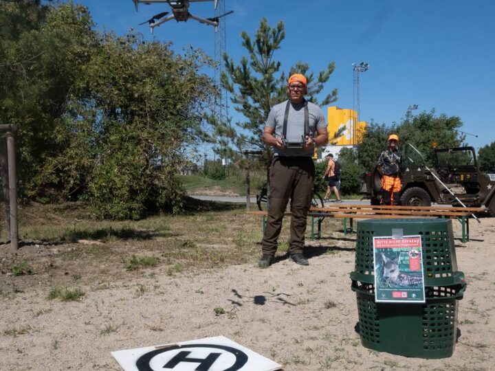 Kreisjägerschaft erklärt Drohnen-Technik in Neuss: „Wir möchten die Landwirte animieren, sich bei uns zu melden“