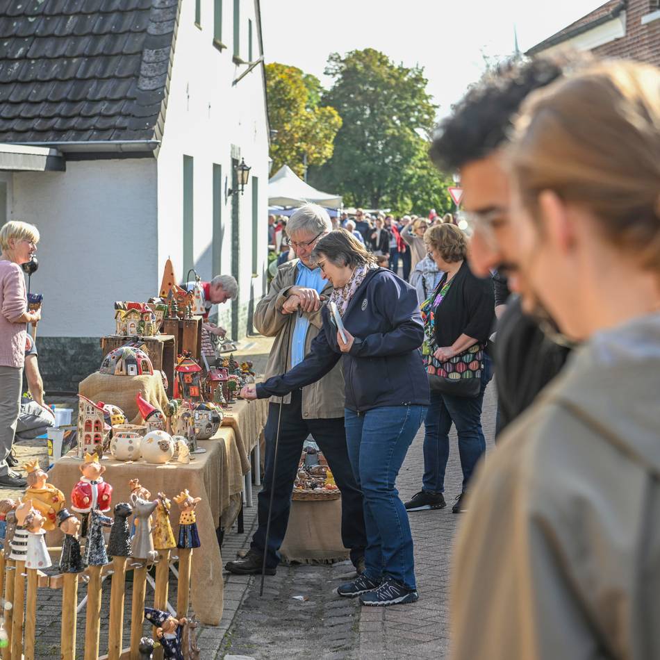 3. Oktober: Sevelen lädt zum Töpfer- und Handwerkermarkt ein
