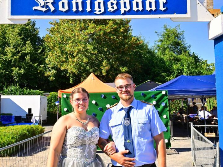 Spiel- und Bürgerverein Holz: Junges Königspaar aus Mönchengladbach regiert in Holz