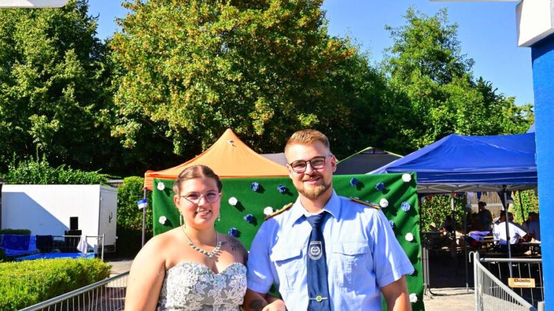 Spiel- und Bürgerverein Holz: Junges Königspaar aus Mönchengladbach regiert in Holz