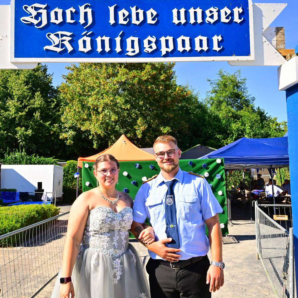 Spiel- und Bürgerverein Holz: Junges Königspaar aus Mönchengladbach regiert in Holz