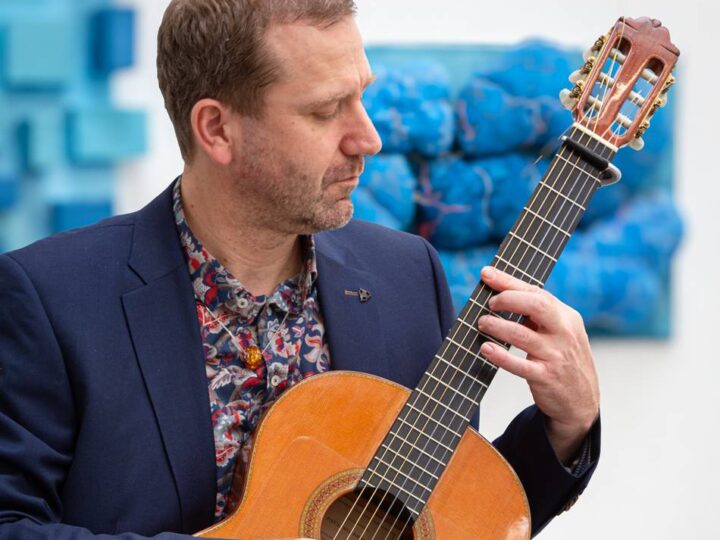 „Sommernacht der Klassik“ in Hückeswagen: Spanische Gitarrenklänge als Hommage an ein versunkenes Dorf