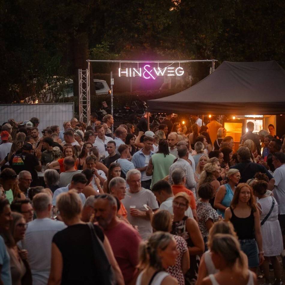Im Rheinberger Stadtpark: Afterwork-Party-Premiere lockt 1000 Besucher an den Vallan
