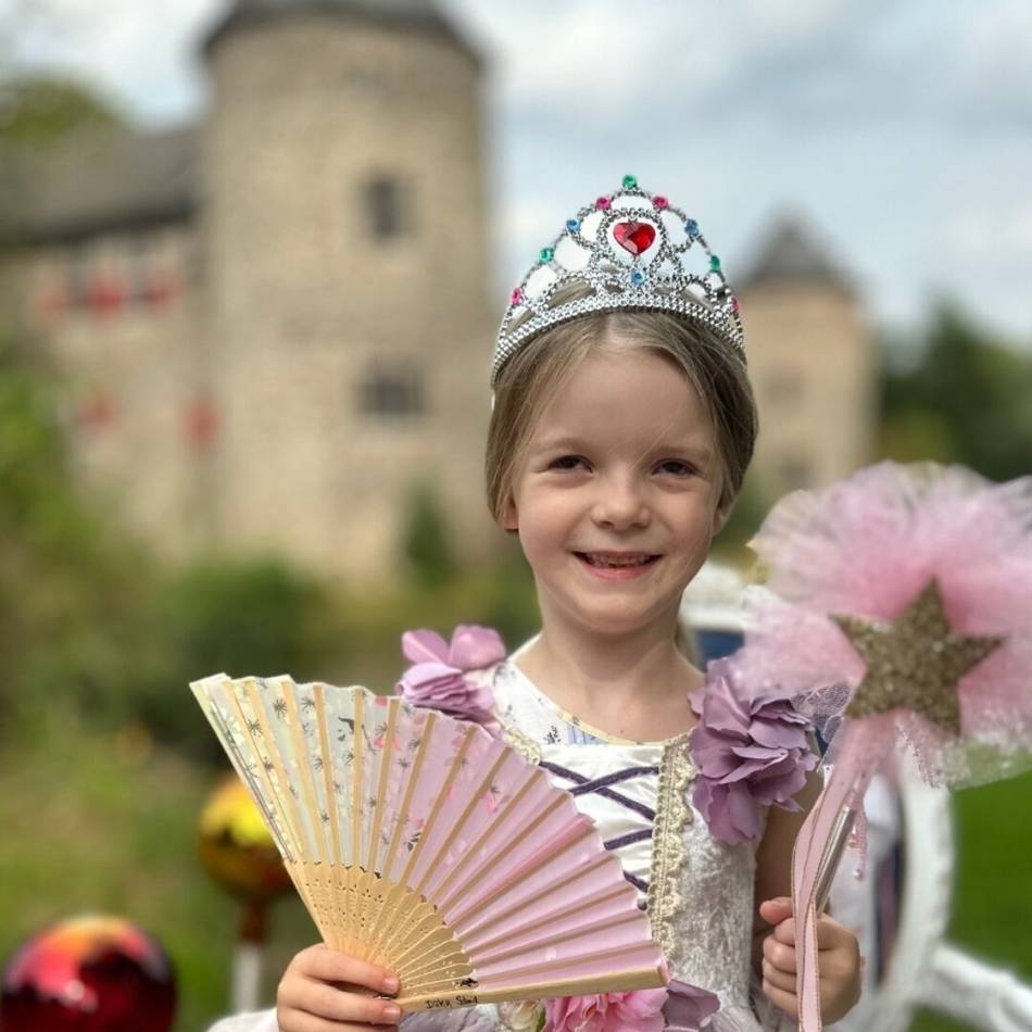 Prinzessinnentag in Ratingen: Mädchen verwandeln sich in Prinzessinnen