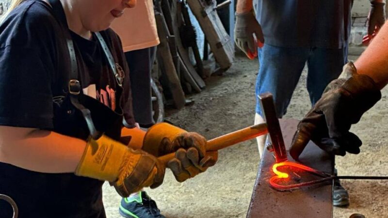 Ferienkompass Rheinberg: Ossenberger Kinder schmieden Herzen in Menzelen
