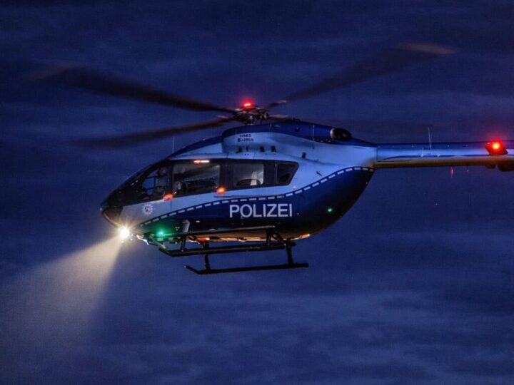 Drei rote Ampeln missachtet: In Düsseldorf gestohlener Honda entkommt Polizei in Mettmann und Erkrath