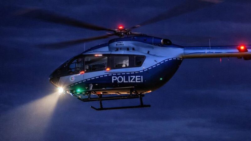 Drei rote Ampeln missachtet: In Düsseldorf gestohlener Honda entkommt Polizei in Mettmann und Erkrath