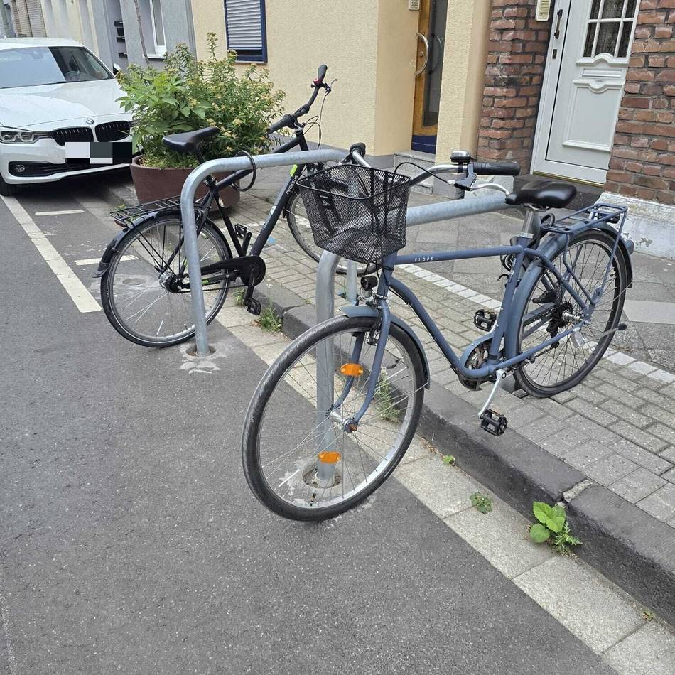 Streitthema in Neuss: Fahrradbügel in der Hermannstraße stehen noch – das ist der Grund