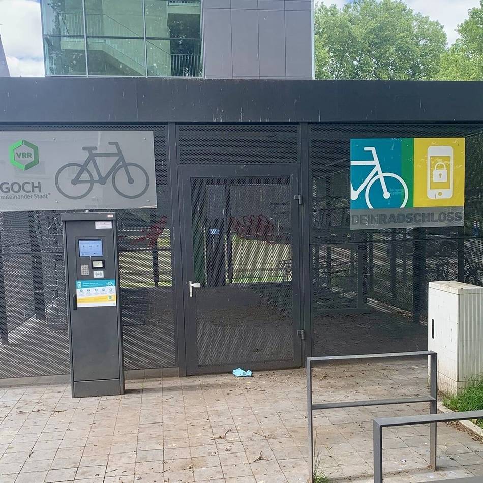 Verschwendung von Steuergeld?: Teure Fahrradgarage in Goch fast immer leer – wie es jetzt weitergeht