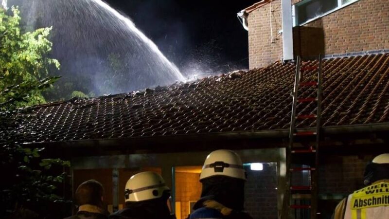 Nach Brand: Leineweberhalle in Anrath weiterhin gesperrt