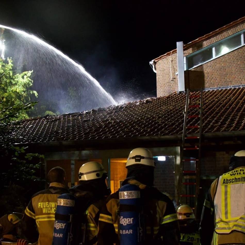 Nach Brand: Leineweberhalle in Anrath weiterhin gesperrt