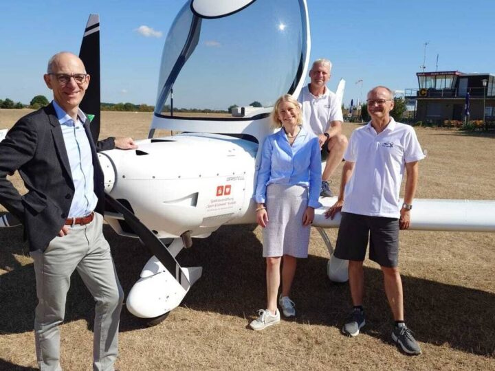 Neuanschaffung des Vereins für Segelflug Krefeld: Mit dem Ultraleichtflugzeug bis in die Wolken