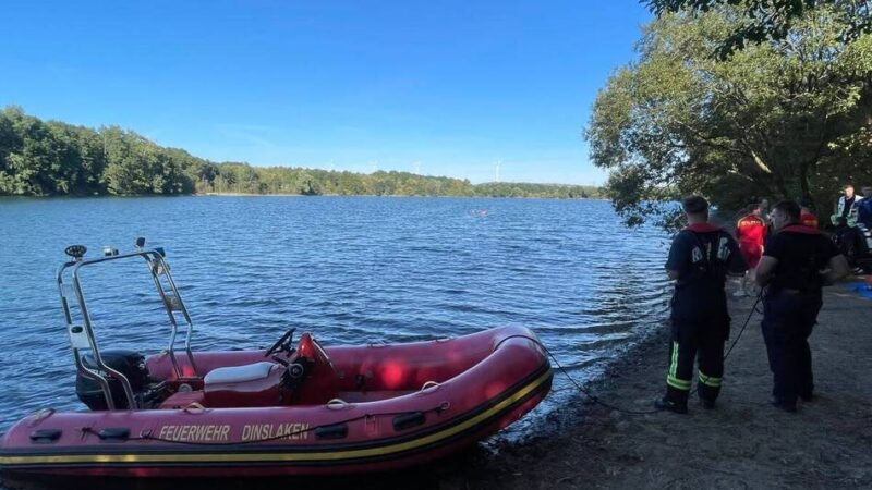 Nach Zeugenhinweis: Einsatzkräfte suchten vermissten Schwimmer im Tenderingssee