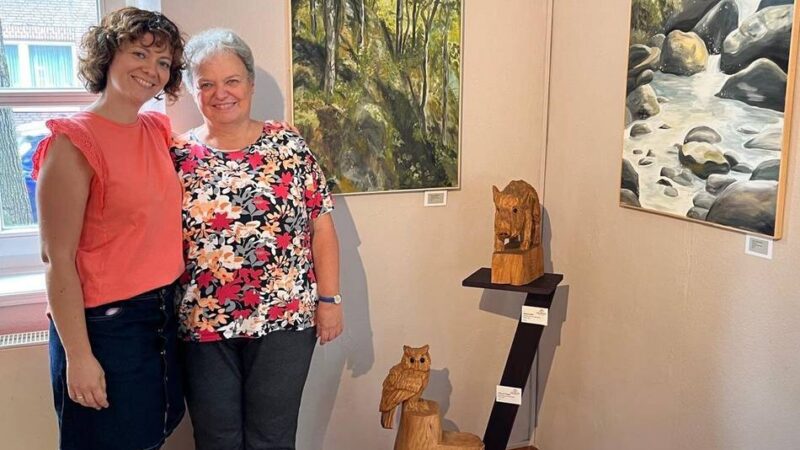 Ausstellung in Meerbusch: „Pinsel trifft Kettensäge“ im Alten Küsterhaus