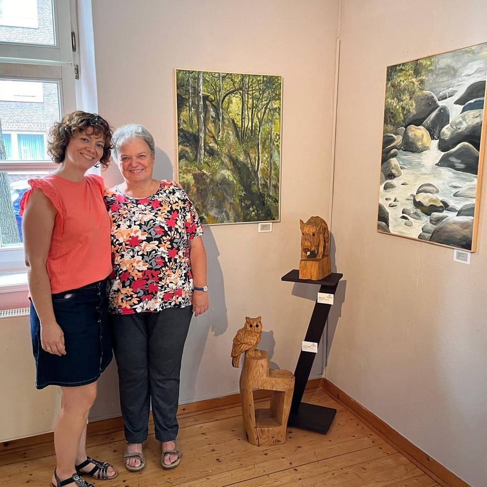 Ausstellung in Meerbusch: „Pinsel trifft Kettensäge“ im Alten Küsterhaus