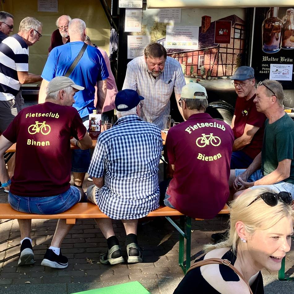 Beliebte Veranstaltung in Rees: So geht es mit dem Reeser Feierabendmarkt weiter