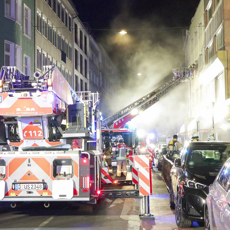 Einsatz in Düsseldorf-Friedrichstadt: Alarm in der Nacht – Feuerwehr muss Brandherd erst suchen