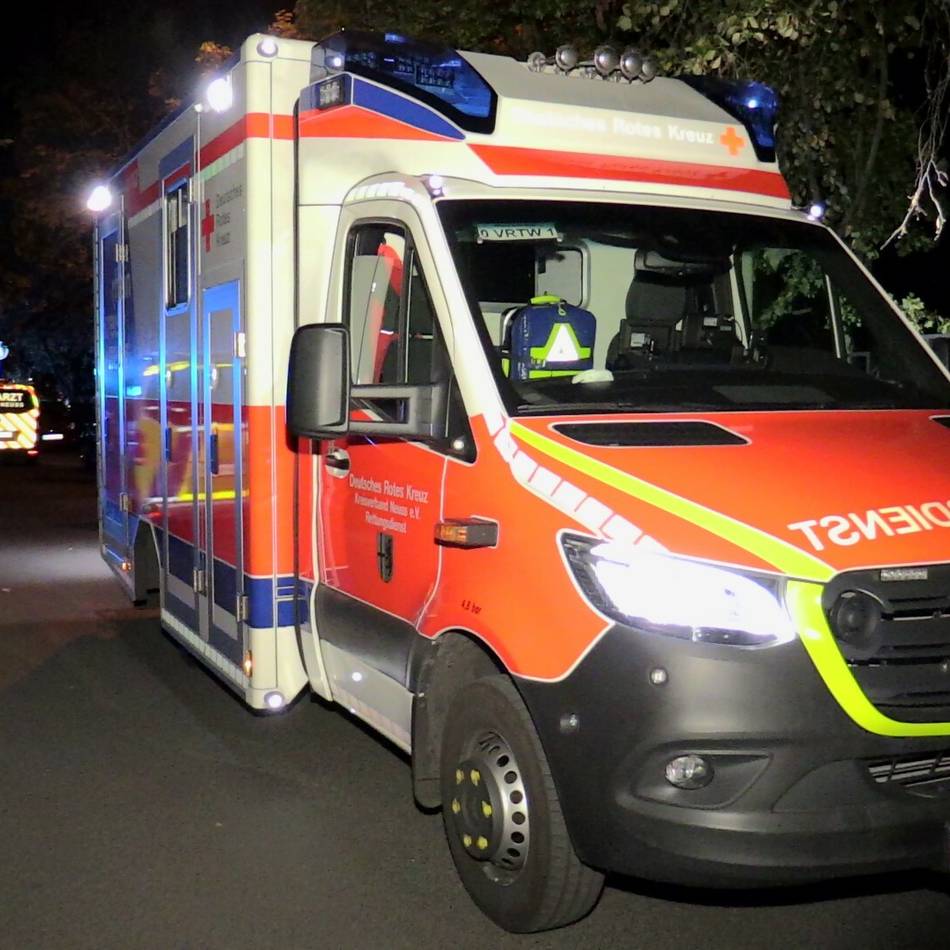 Verdacht auf Alkohol: Radfahrer nach Unfall in Neuss in Lebensgefahr